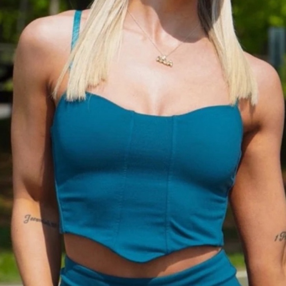 NWOT isla movement soho corset top in teal size M